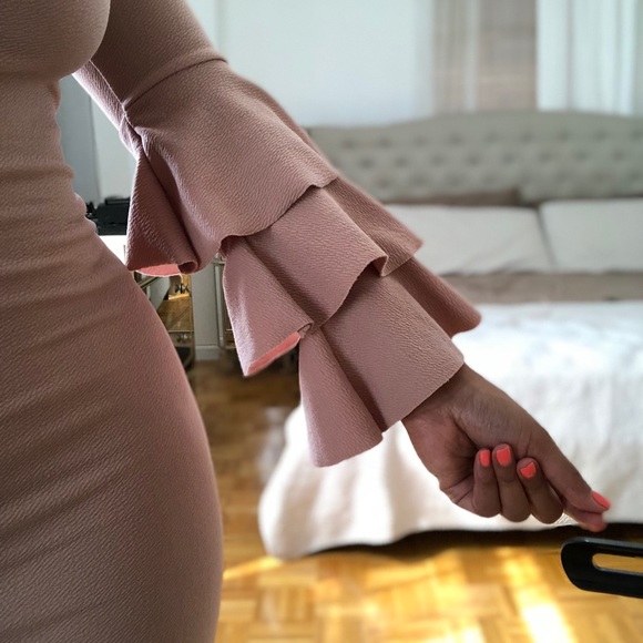 Ruffled dress**SOLD*** - Picture 3 of 3